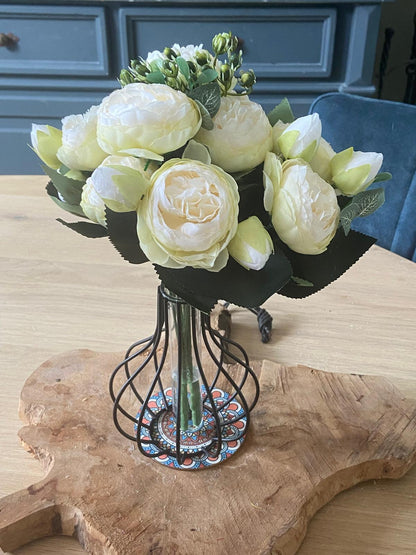 Seidenpfingstrose mit Vase